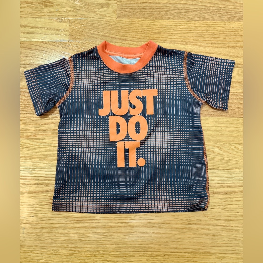 Nike Kids T-Shirt in Orange and Black